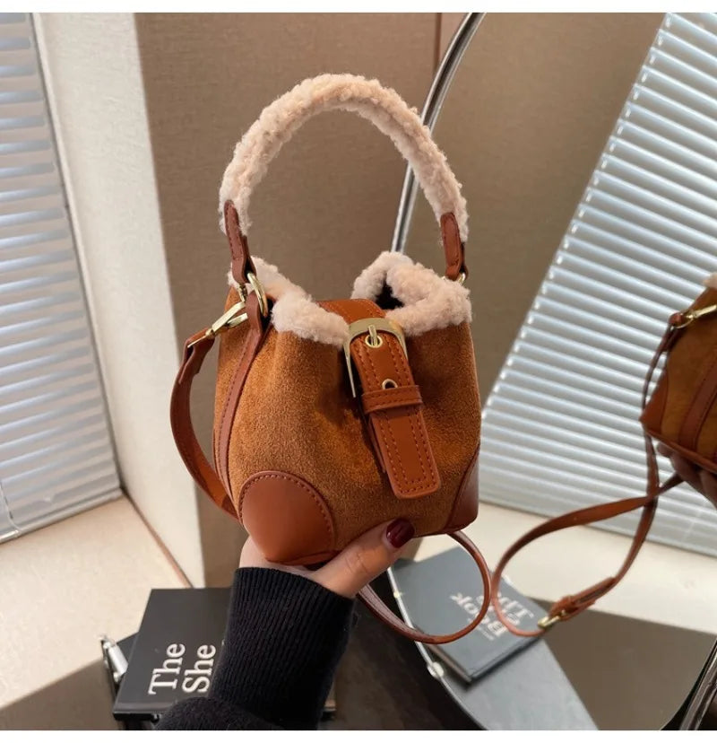 Women's Bags Bucket Shoulder Handbag Autumn Winter Vintage Versatile Lamb Wool Handbag Elegant Fashion Crossbody Bag Wholesale