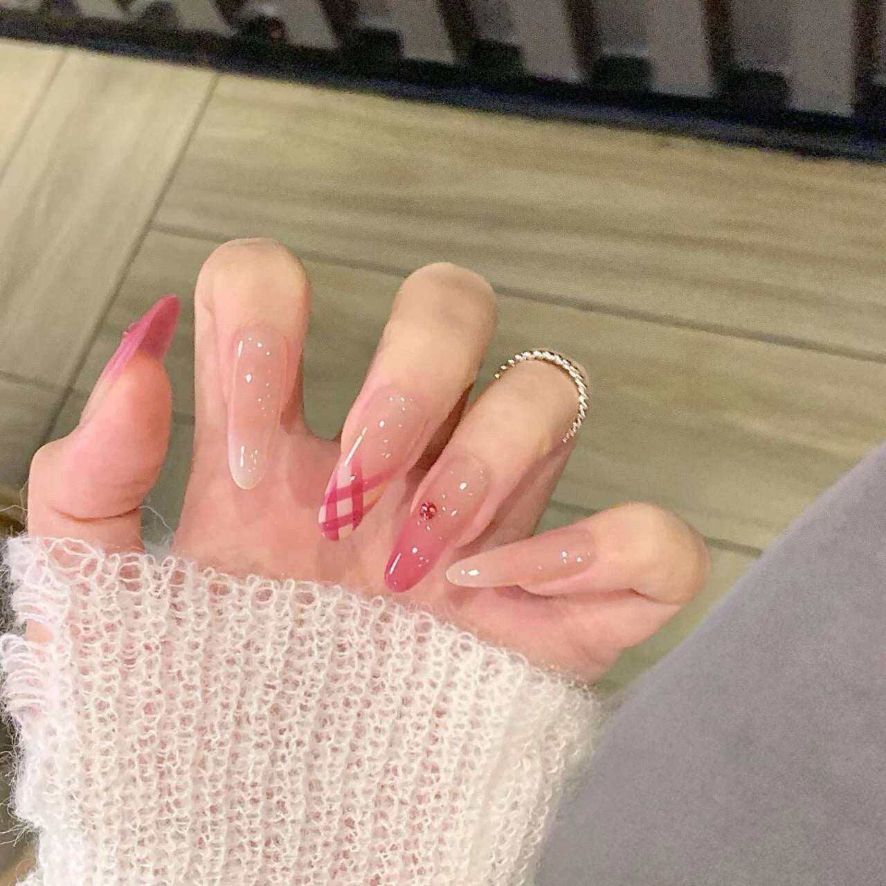 10pcs/Set Handmade Press on Nails Pink Flower Sweet Style Short Square Head Glossy Finish Nail For Women DIY Manicure Nail Tips