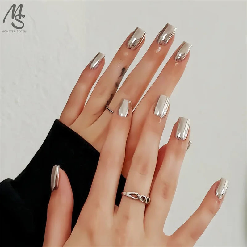 24 Pcs Glossy Fake Nails Press on Chinoiserie Reusable Wearing Nails Light LuxuryIns Gold Silver Pink Short Square Retro Sweet