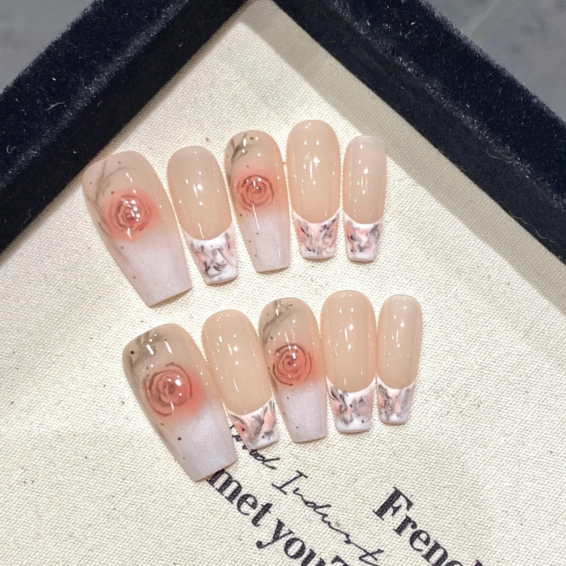 Champagne French Press On Nails Mid-length Gradient Pink Cat's Eye Handmade False Nails Glossy Diamond Decor Gentle Manicure Art