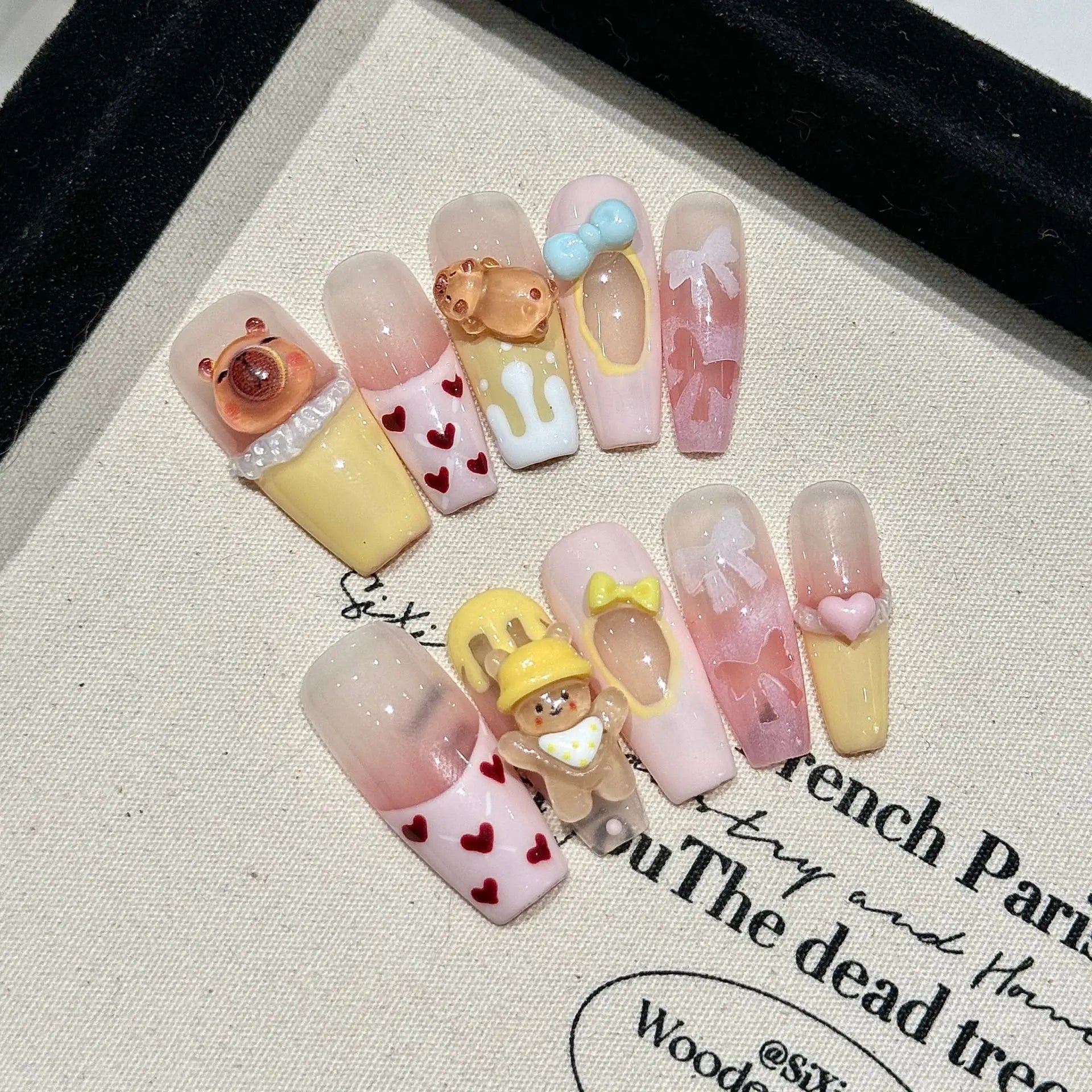 Champagne French Press On Nails Mid-length Gradient Pink Cat's Eye Handmade False Nails Glossy Diamond Decor Gentle Manicure Art
