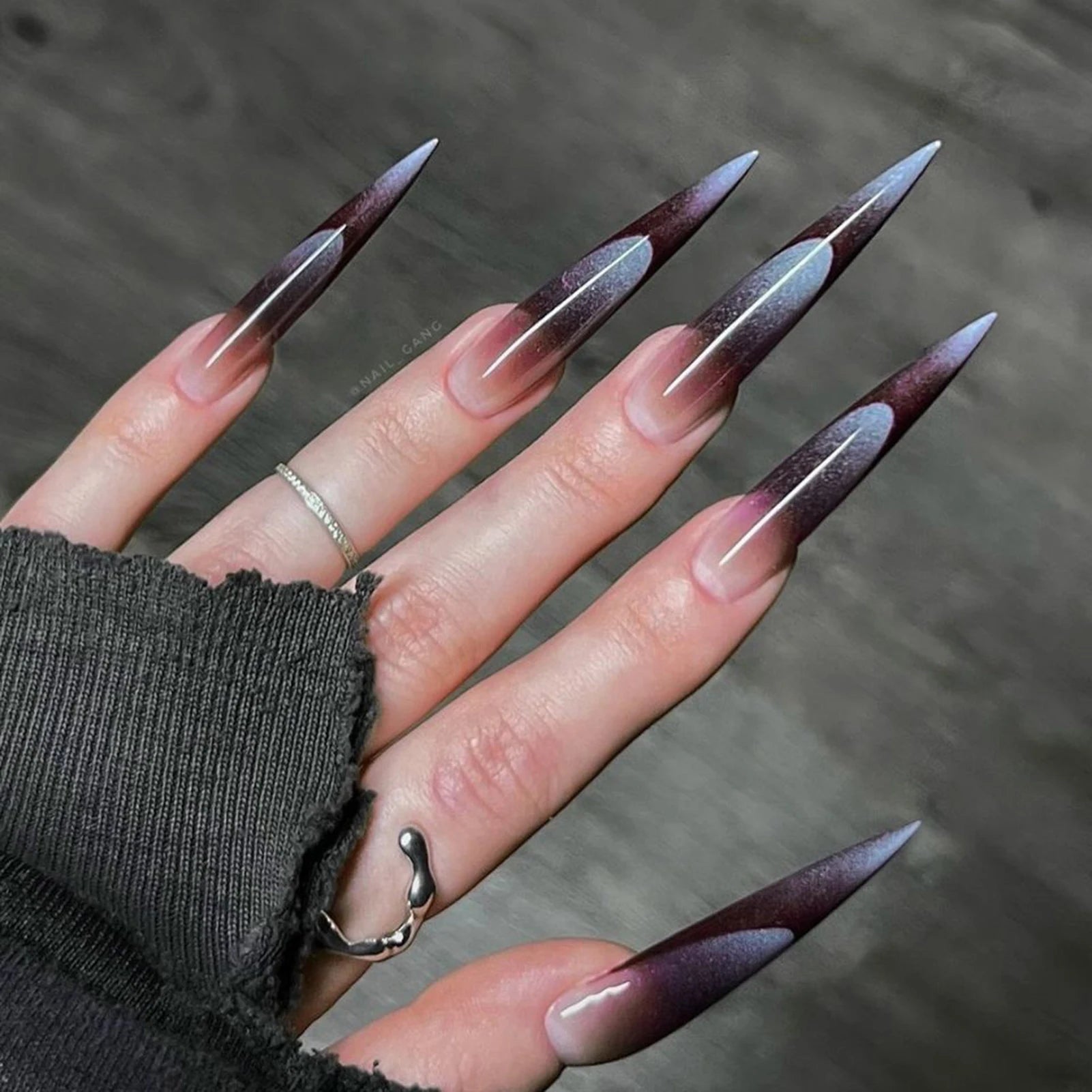 24pcs Press On Black Pointed Tips Cool Long Fake Nails Reusable Adhesive False Nails Solid Color Simple Style Artificial Nails