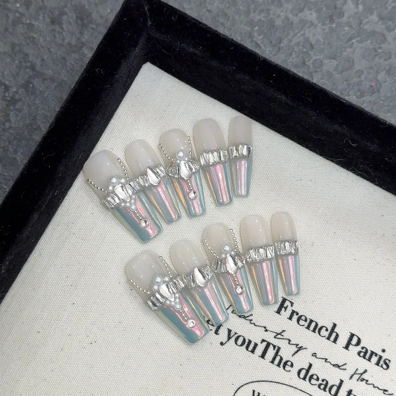 Champagne French Press On Nails Mid-length Gradient Pink Cat's Eye Handmade False Nails Glossy Diamond Decor Gentle Manicure Art