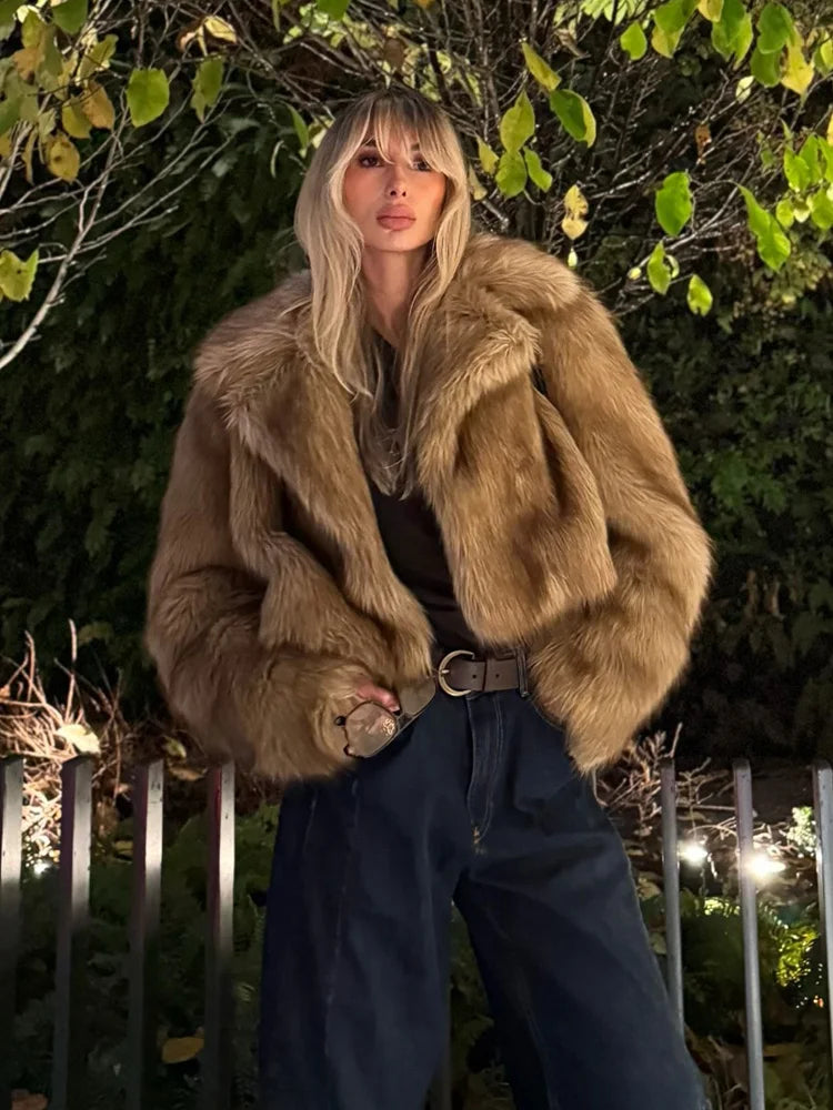 HH  Women ' s Winter Plush Coat Warm  Casual Lapel  Retro Long  Sleeved Faux Fur Effect  Short Coat Women's Fashion Coat