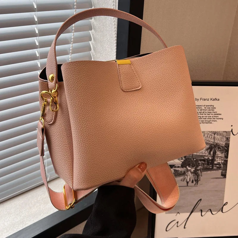 Fashionable hand-held bucket bag, large capacity crossbody bag, women's high-end feeling, light luxury women's bag
