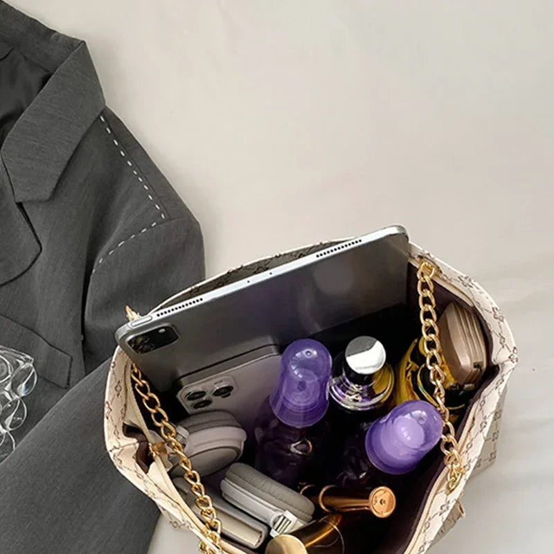 Women Luxury Design New Presbyopic Handbag Large Capacity Handbag Fashion Printing Shoulder Bag Trendy Shopping Bag with pendant