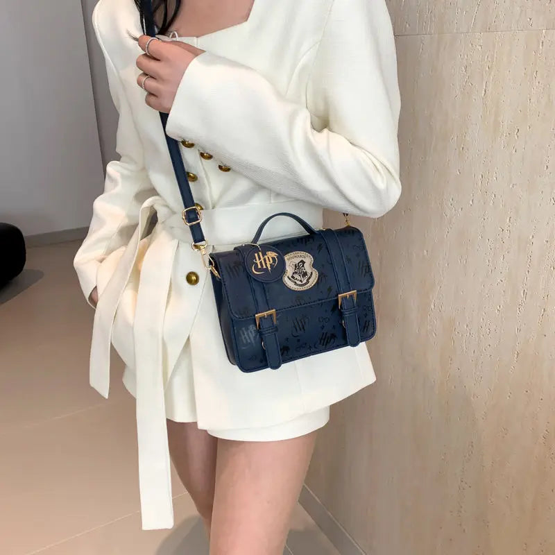 Harry Potter Handbag for Women PU Leather Hogwarts College Crossbody Bag Vintage Fashion Cambridge Shoulder Bag for Girls