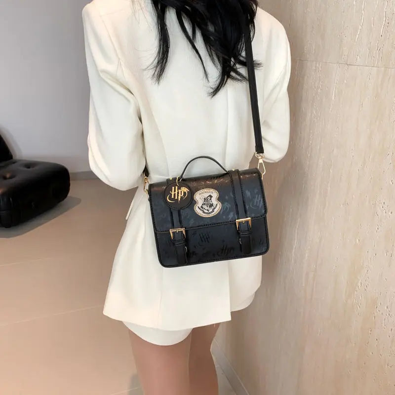 Harry Potter Handbag for Women PU Leather Hogwarts College Crossbody Bag Vintage Fashion Cambridge Shoulder Bag for Girls