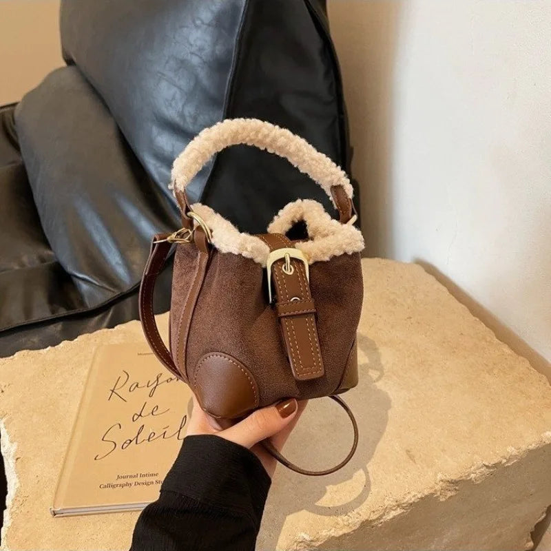 Women's Bags Bucket Shoulder Handbag Autumn Winter Vintage Versatile Lamb Wool Handbag Elegant Fashion Crossbody Bag Wholesale