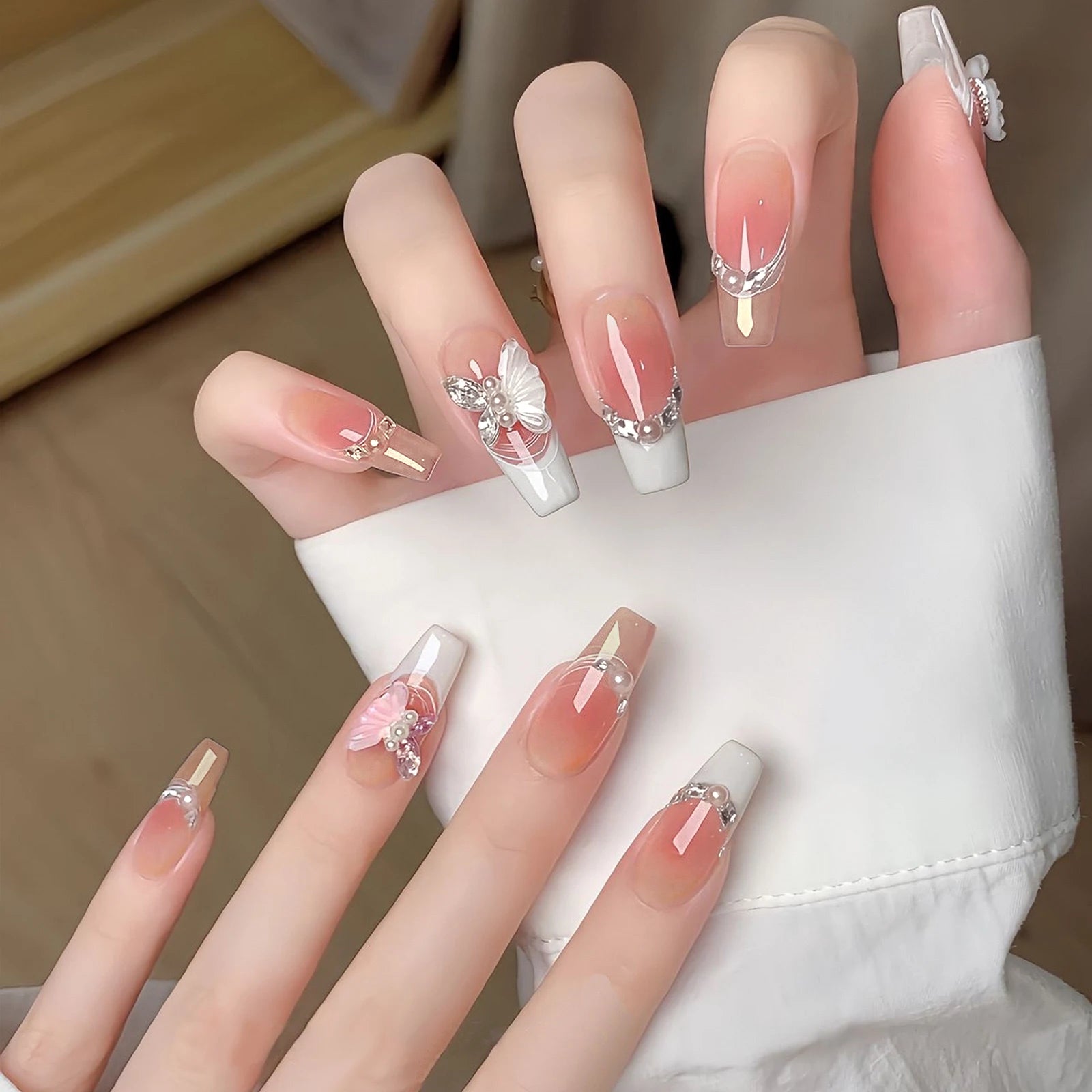 10pcs/Set Handmade Press on Nails Pink Flower Sweet Style Short Square Head Glossy Finish Nail For Women DIY Manicure Nail Tips