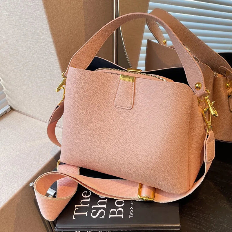 Fashionable hand-held bucket bag, large capacity crossbody bag, women's high-end feeling, light luxury women's bag