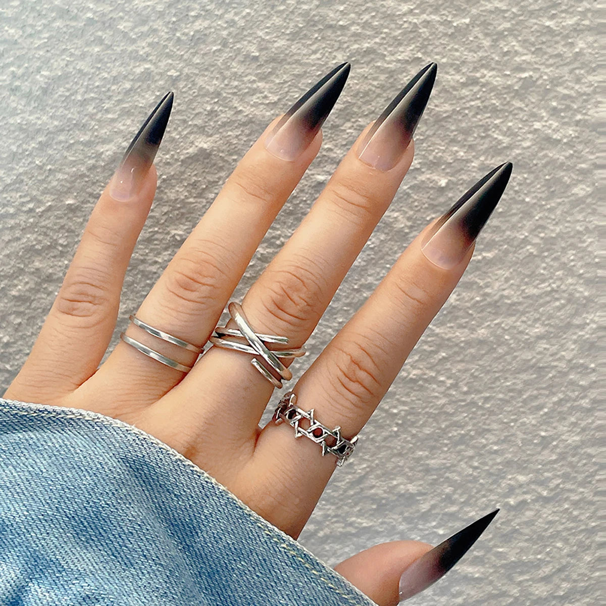24pcs Press On Black Pointed Tips Cool Long Fake Nails Reusable Adhesive False Nails Solid Color Simple Style Artificial Nails