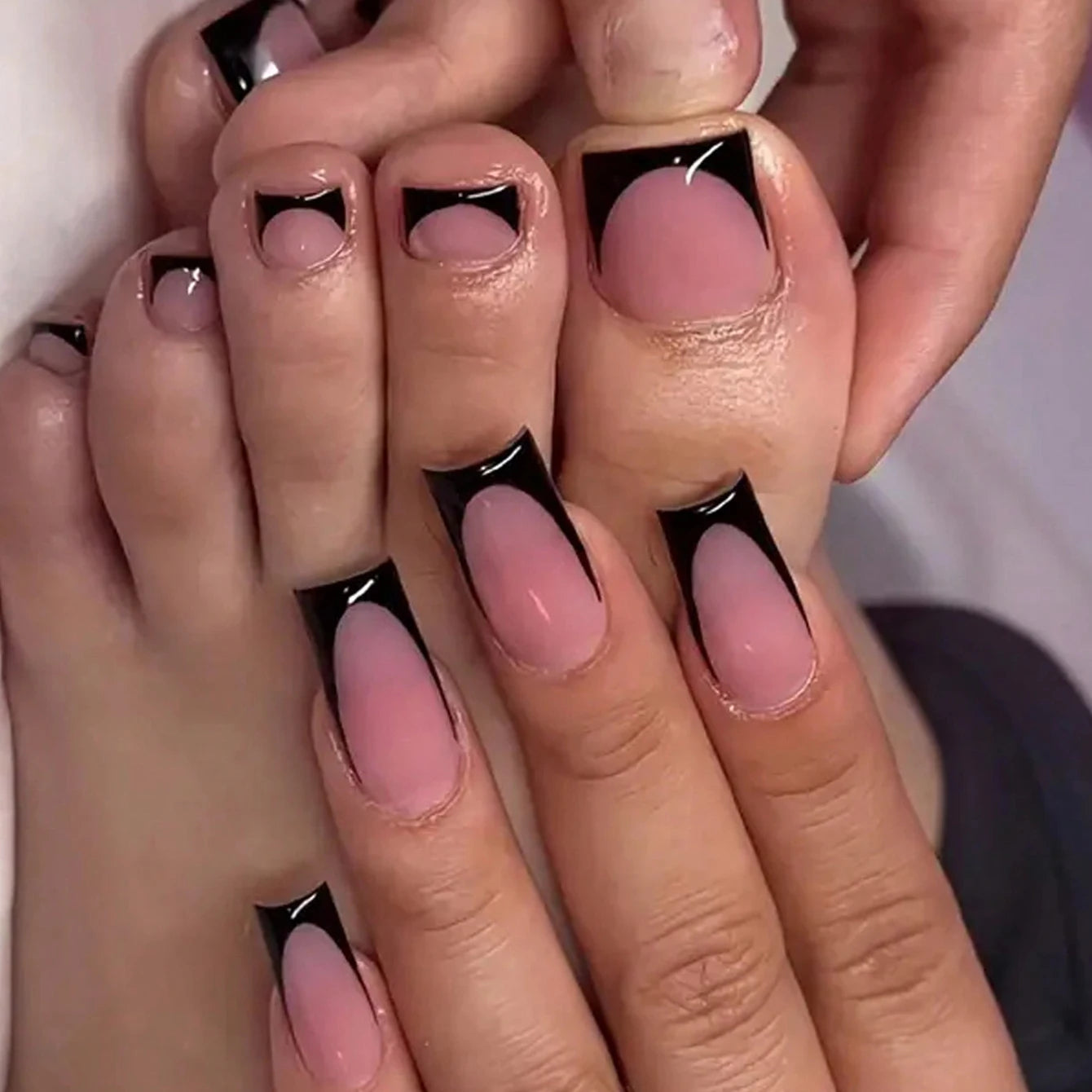 48PCS French Pointed Nail Press, Square And Toenail Press, Medium Fake Nail Full Coverage, Black French Toenail Press